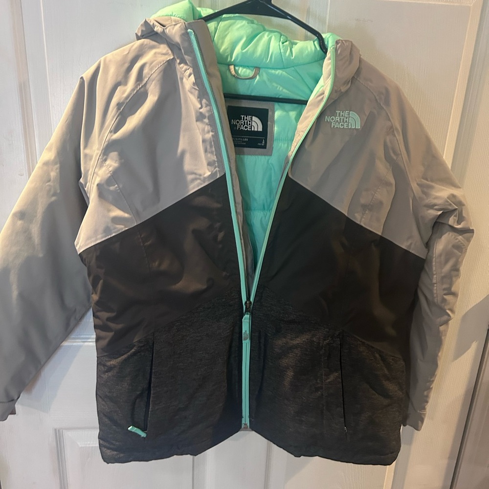 The North Face Gray and Black Puffer Jacket Insulated Water-Resistant